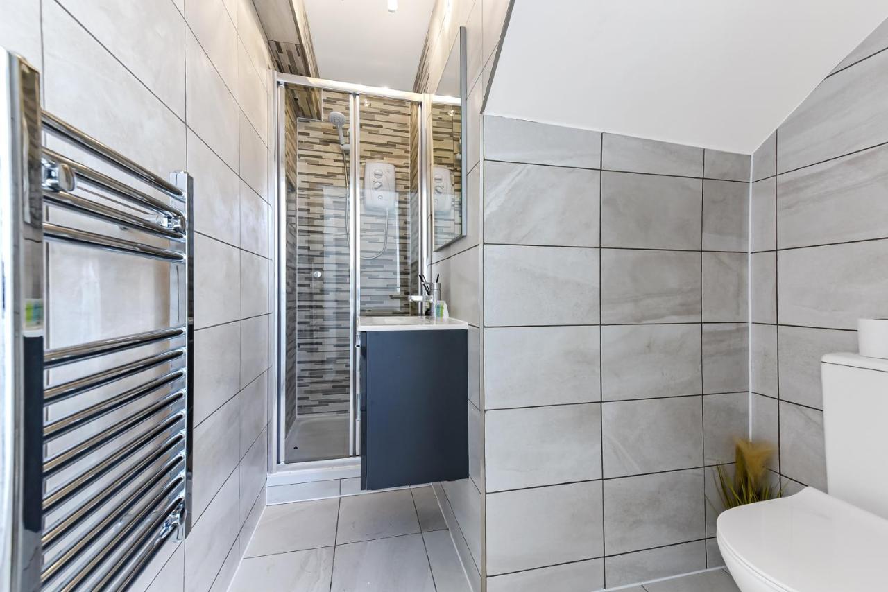 Comfy And Contemporary One Bedroom Flat Apartamento
